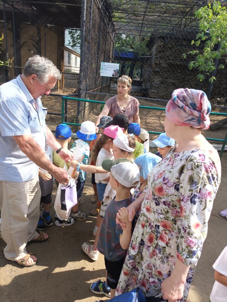 Воспитанники детского сада «Бамбини-центр» пришли в гости в зоопарк.